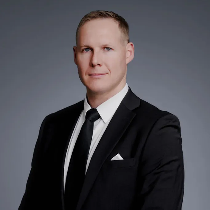 Dr. Ryan Gustafson